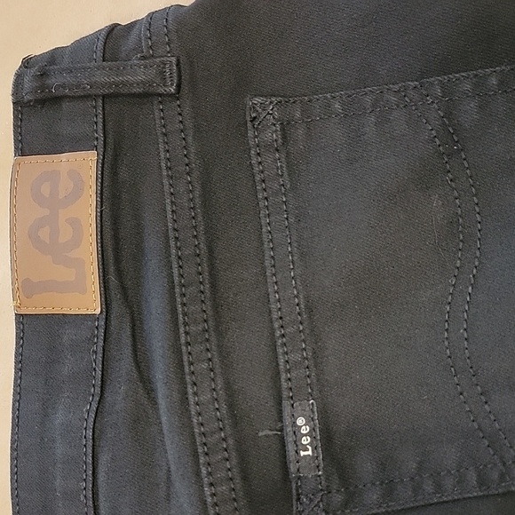 Lee Size 12P Regular Fit Boot Cut Mid Rise Black Jeans, Excellent Used Condition - Picture 2 of 14